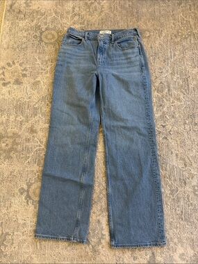 Abercrombie & Fitch Straight-Leg Jeans in Medium Blue